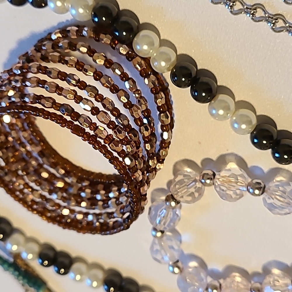 Jewlery and Craft Beads Bundle, Beads, and Necklaces - Picture 14 of 16